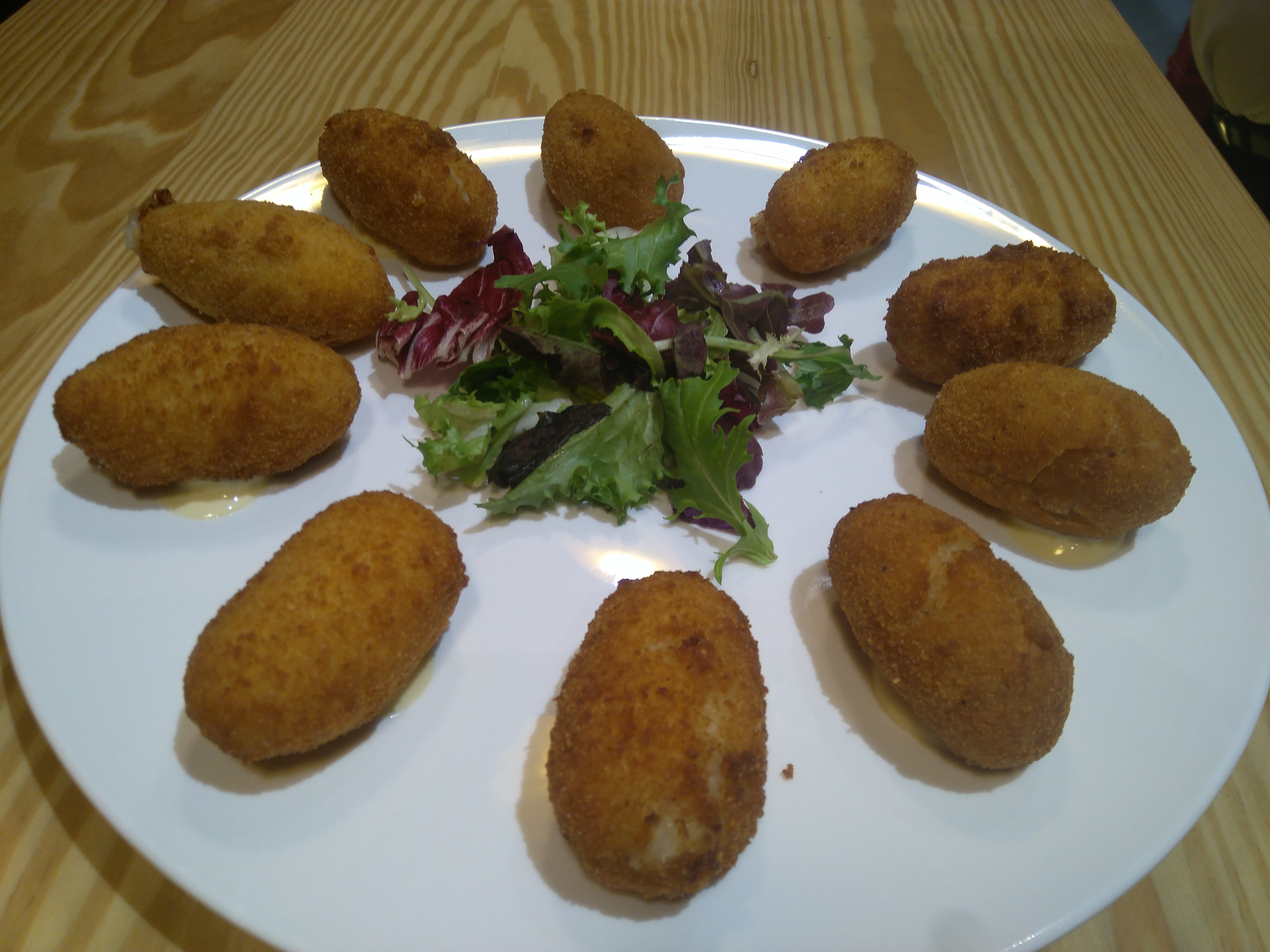 Croquetas de atun encebollado